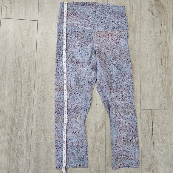 Lululemon Wunder Under Crop, Size 6, Rare Summer Haze Multi - Picture 7 of 9